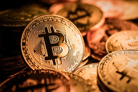 比特币（BTC）价格8月上涨24.95%，9月参议院投票在即